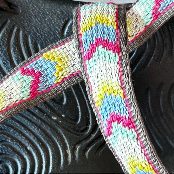 Chaco Multicolor Adjustable Strap Hiking Quick DryOutdoor Women's Sandals Size 6 - Picture 2 of 6